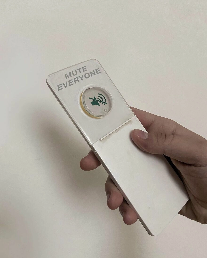 Беззвучный режим на всех. Беззвучный режим на всех.