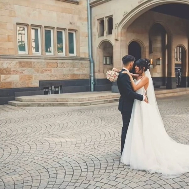 Когда бывший парень Сары увидел фото с фальшивой свадьбы в Instagram, он был шокирован