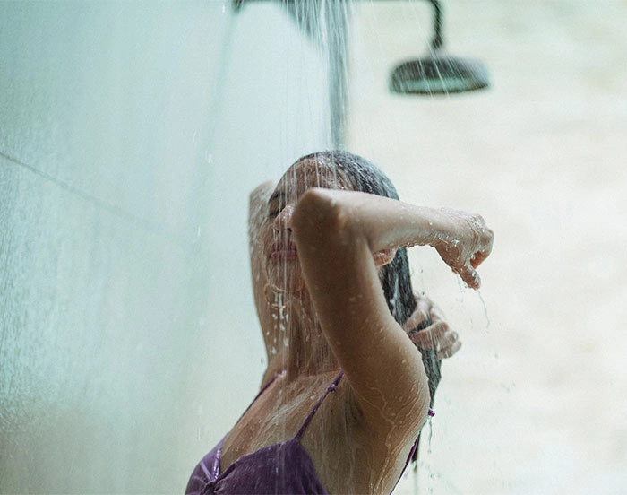 “Оказывается, принять душ и помыть голову - это разные вещи” 