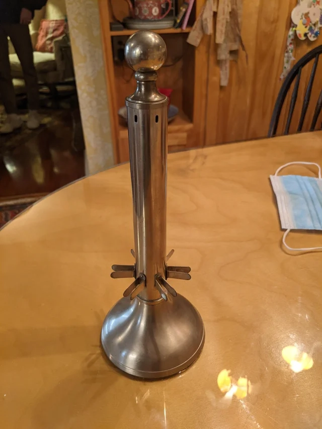 “Есть догадки насчет этой штуки?” “Есть догадки насчет этой штуки?”