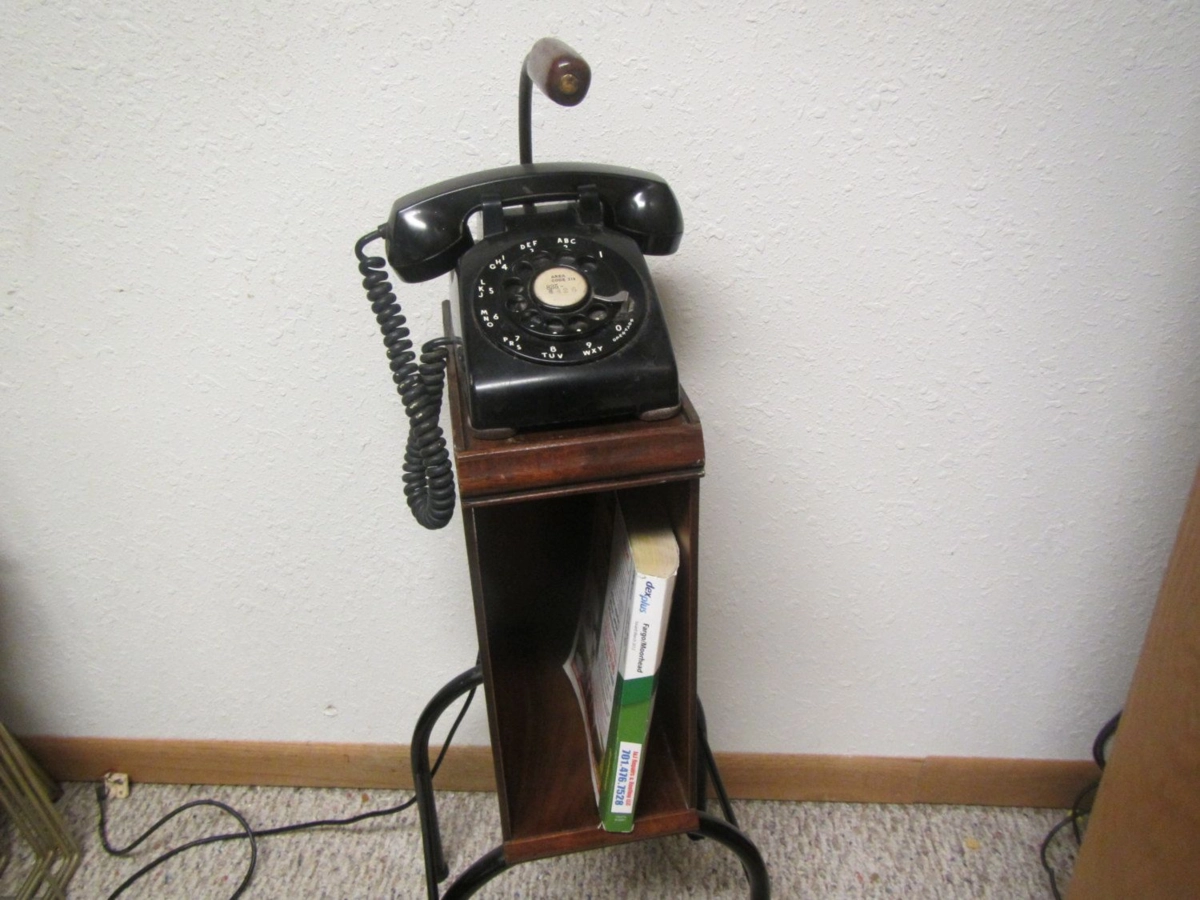 Ответ: это подставка для стационарного телефона Ответ: это подставка для стационарного телефона