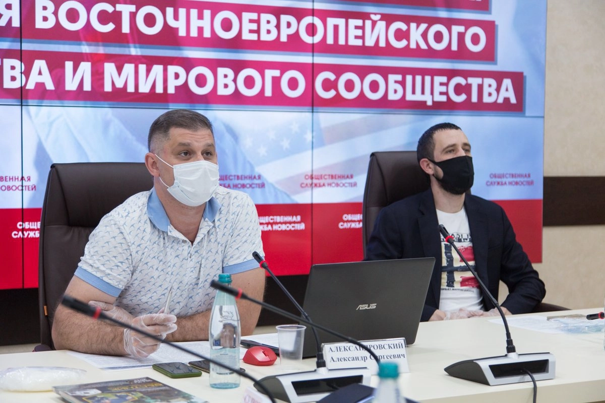 Александр Александровский и Андрей Гулютин.