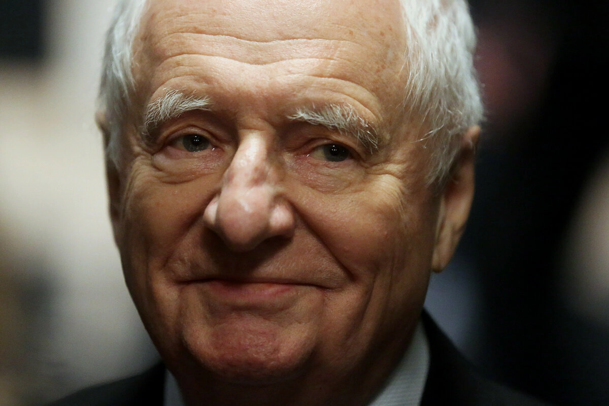 Марк Захаров