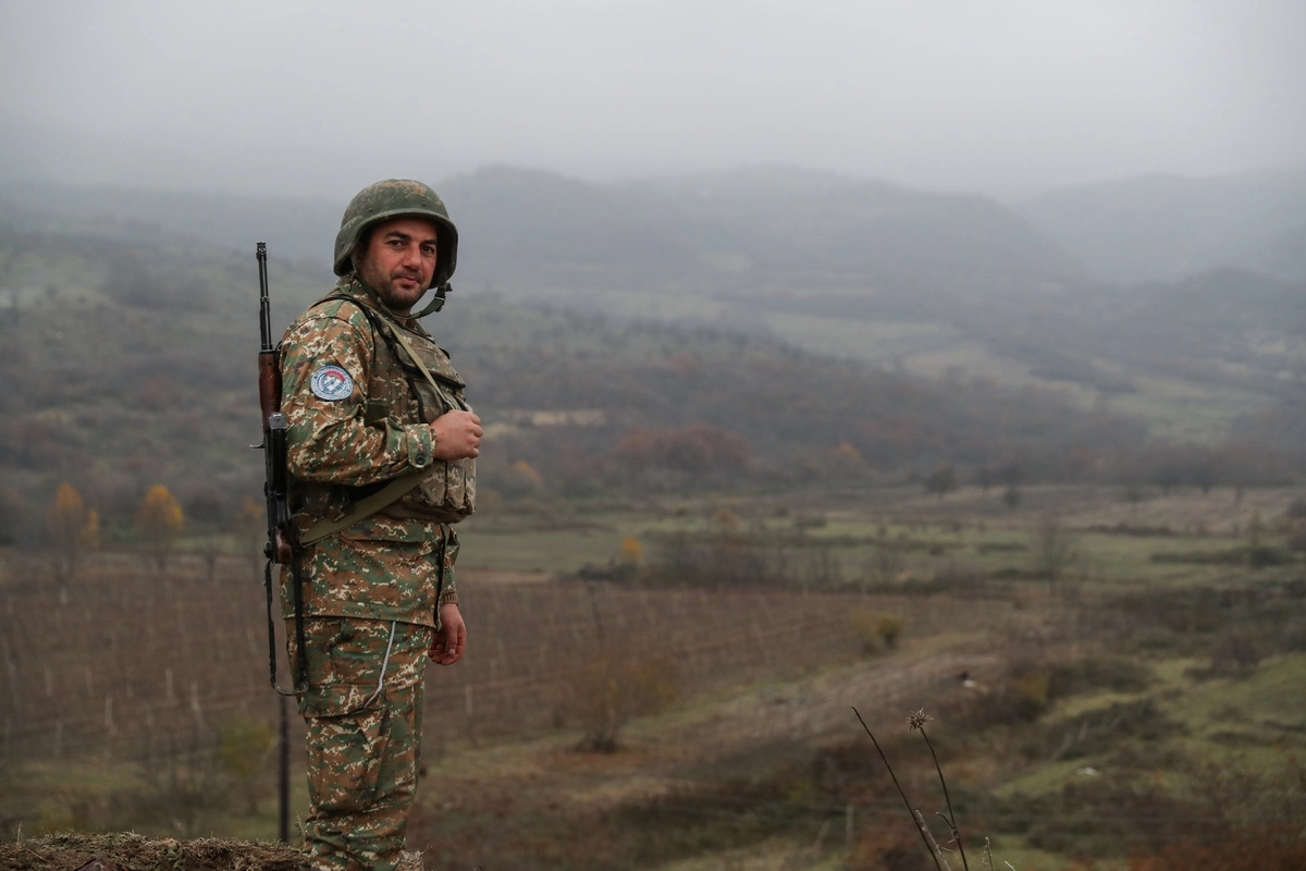 Военнослужащий в Нагорном Карабахе © Александр Рюмин/ТАСС
