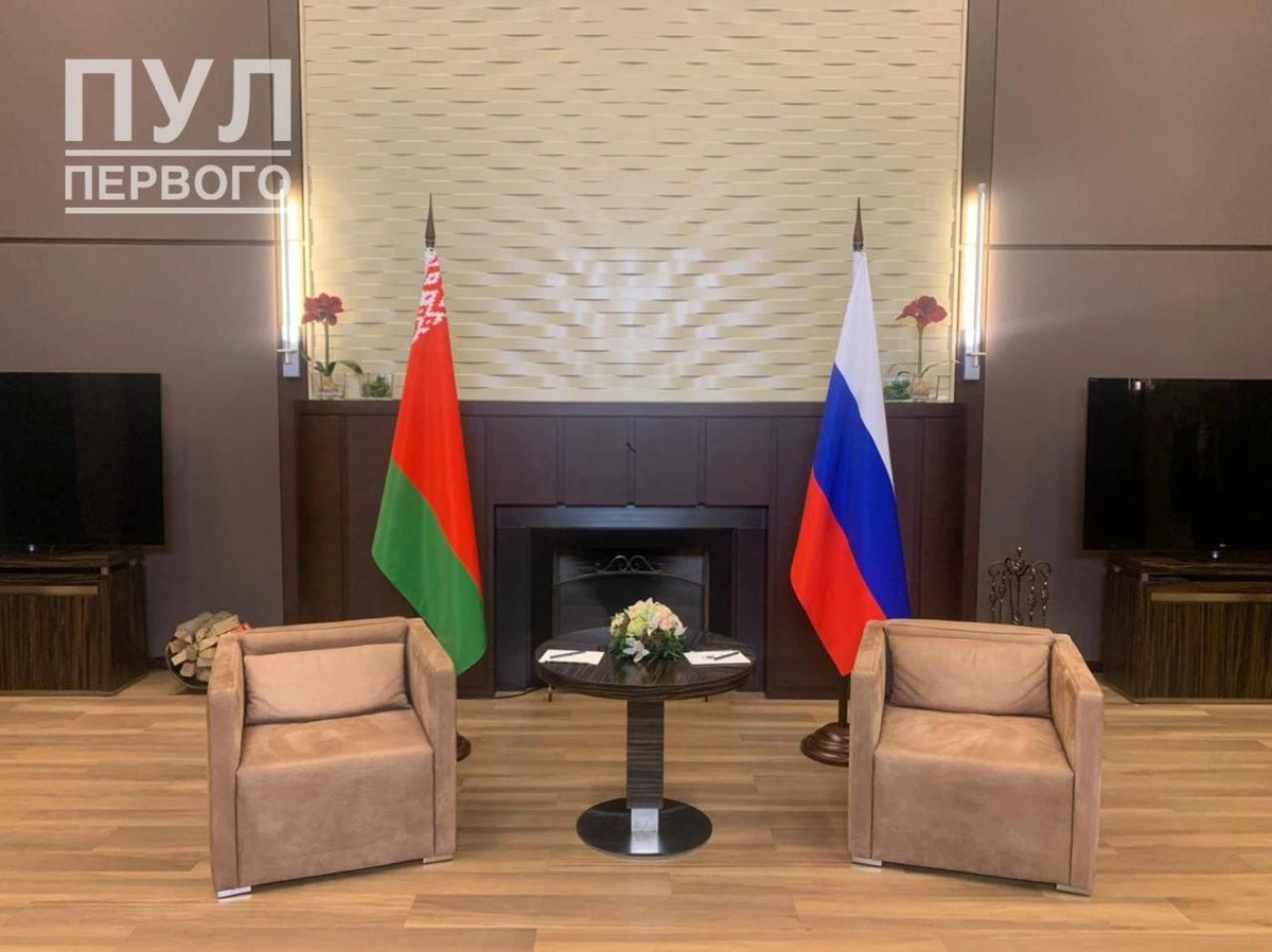 Фото интерьера переговорного зала, где прошла встреча Лукашенко и Путина