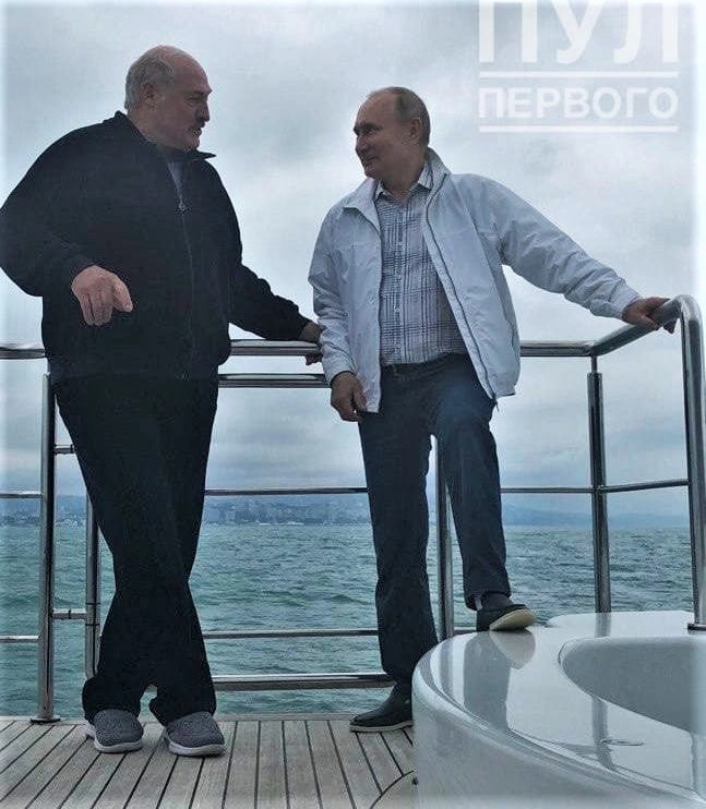 Лукашенко и Путин у Черного моря в Ялте