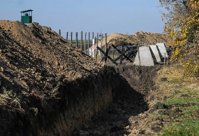 Противотанковые рвы на границы Украины и России. 