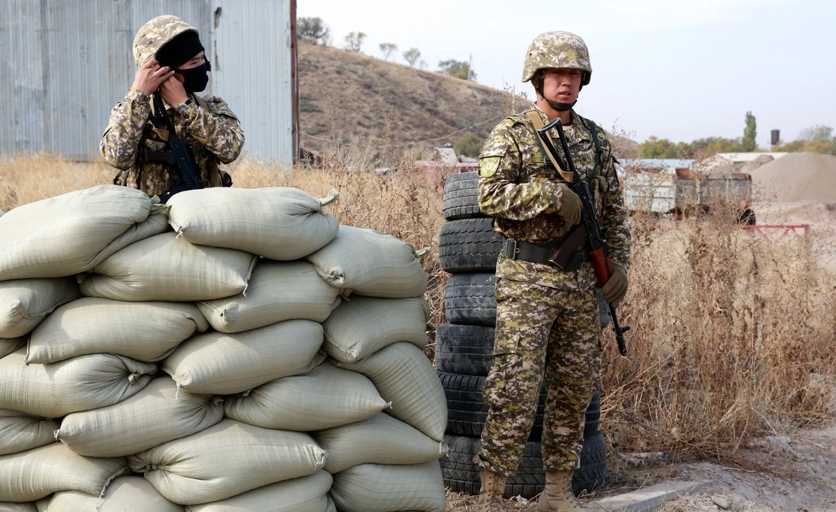 Военнослужащие Киргизии &copy; EPA/ТАСС
