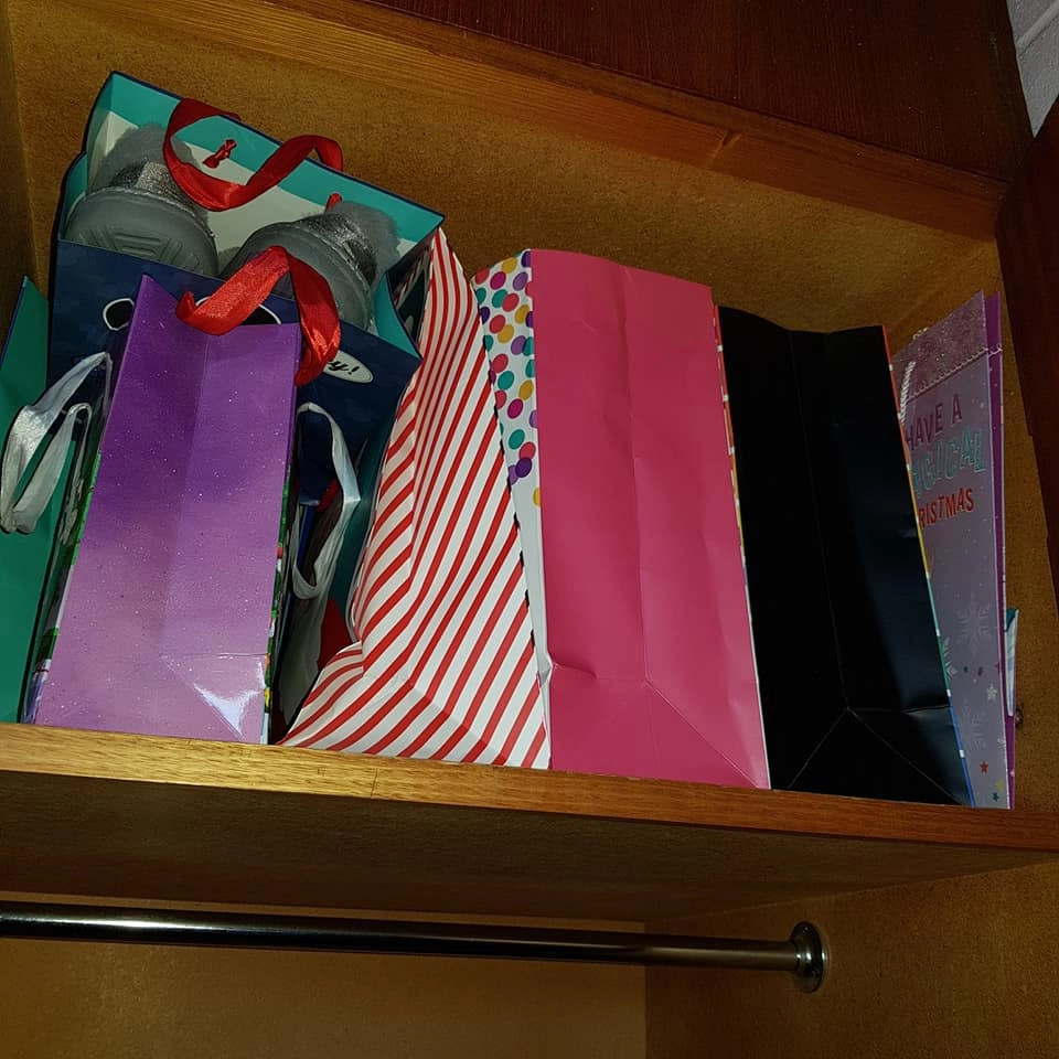 Друзья женщины были просто шокированы, когда увидели фотографии подарков в соцсетях