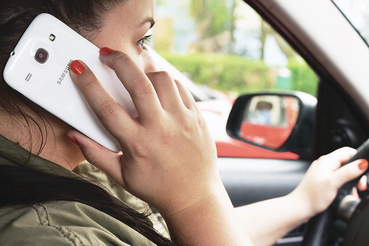 Использование телефона за рулем значительно повышает риск возникновения ДТП