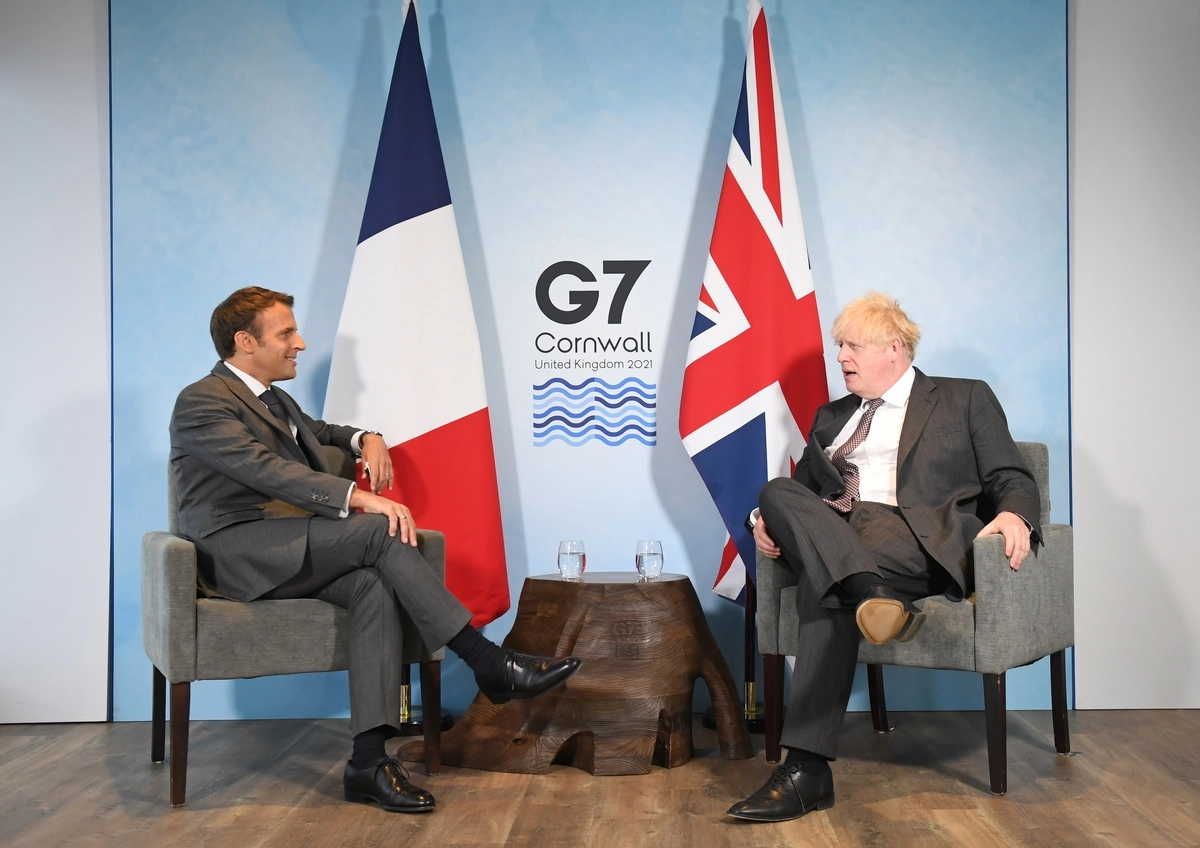  Президент Франции Эмманюэль Макрон и премьер-министр Великобритании Борис Джонсон на саммите G7 в Корнуолле © PA/TASS