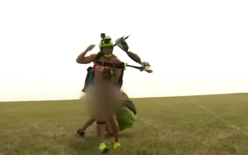 Завершающий прыжок был сделан над небольшим городком Weeping Water 