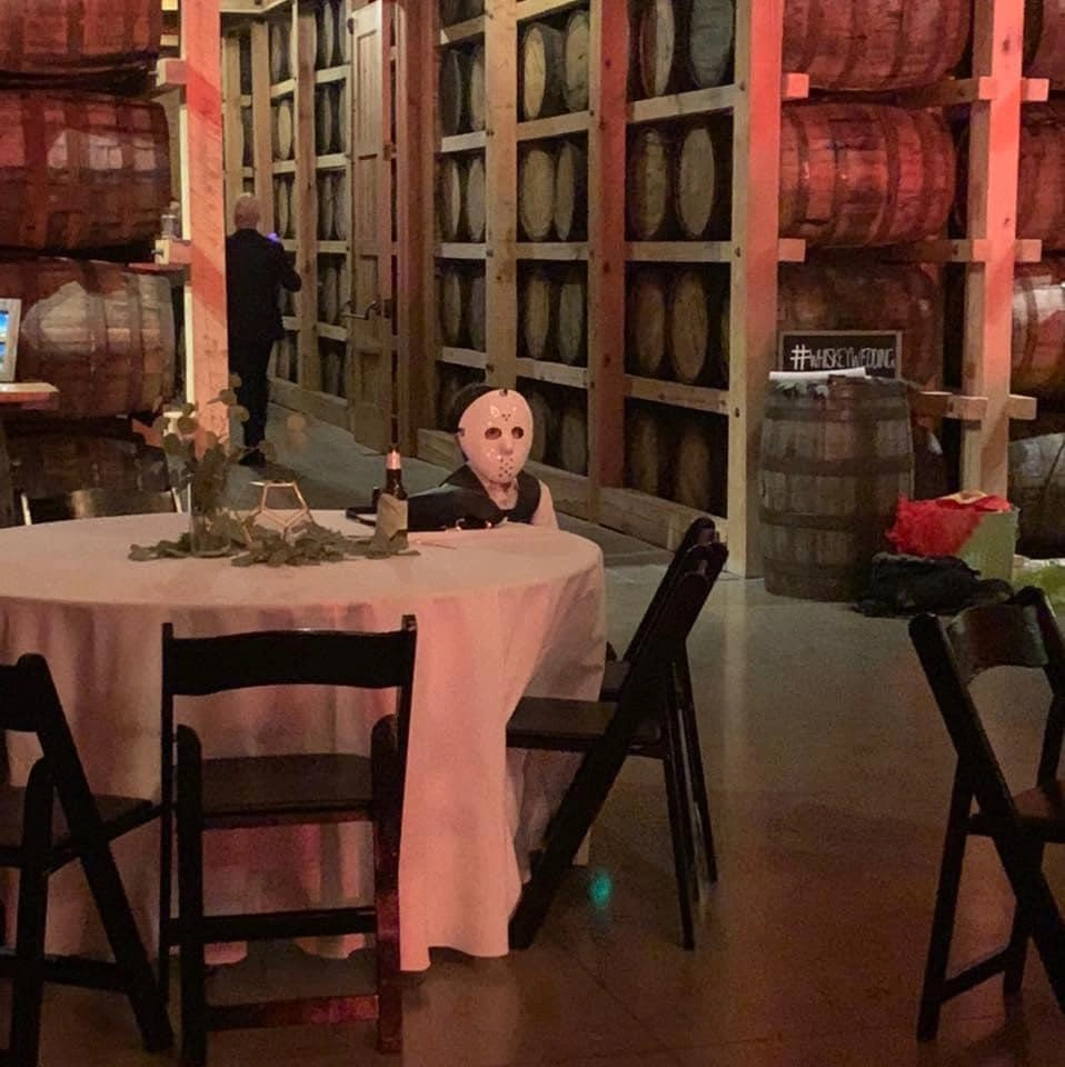 Спросил у сестры, наслаждается ли свадьбой племянник. Вот что она отправила мне в ответ. 