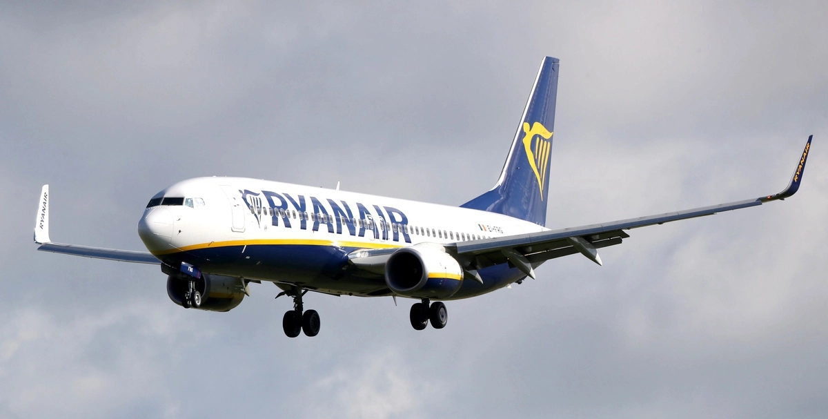 Самолет компании Ryanair. 