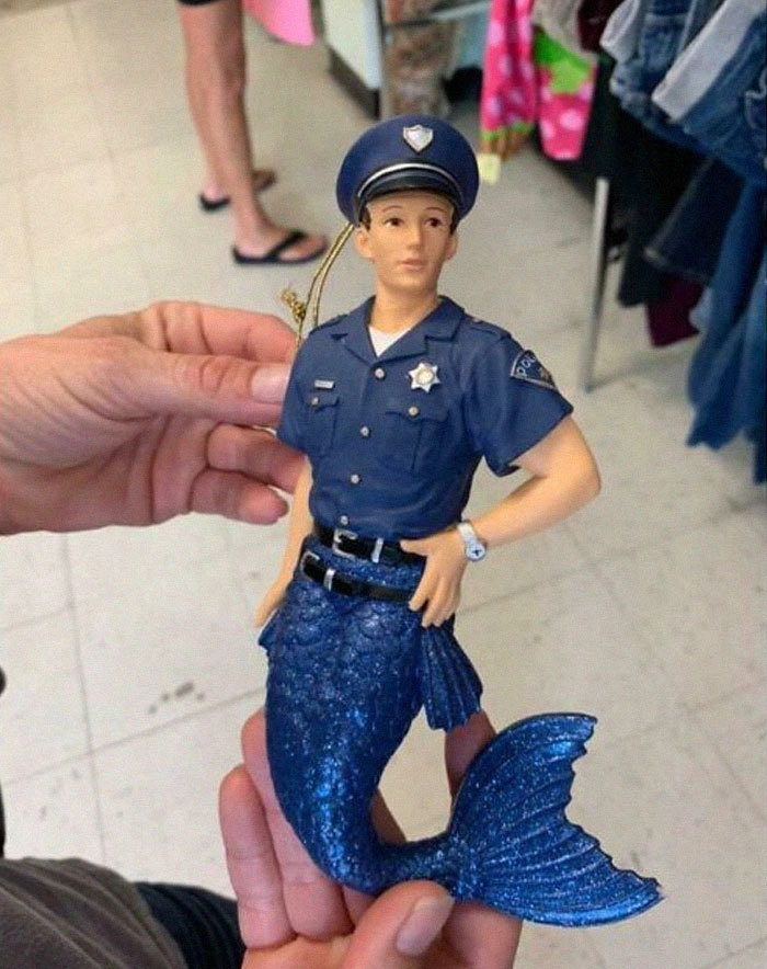 Офицер... русалка? 