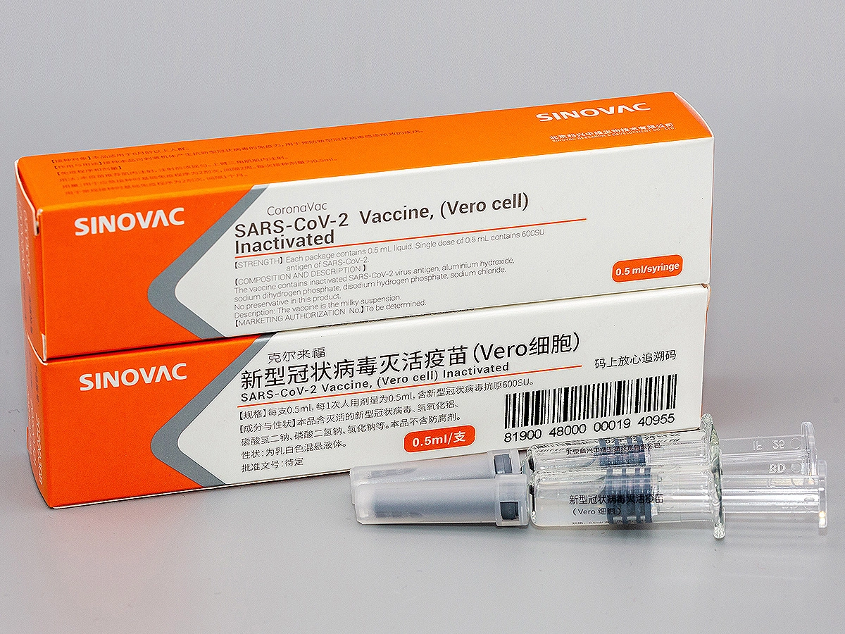 Украина должна получить 1,9 миллиона доз вакцины китайской компании Sinovac