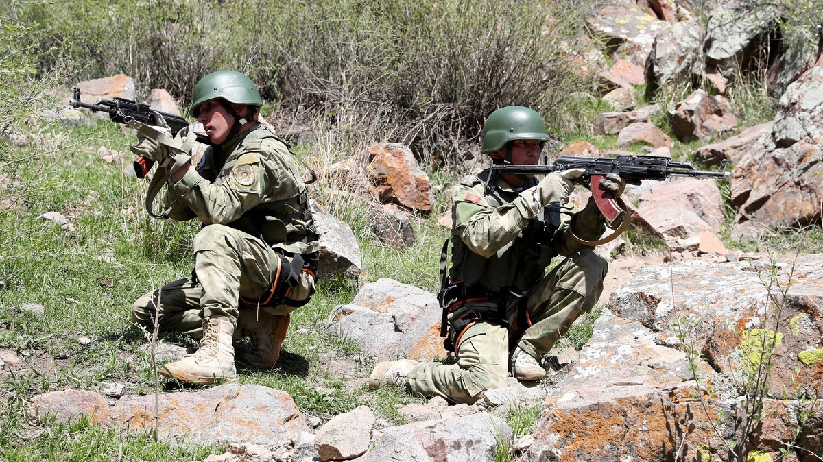 Нападение на границу. Таджико-киргизский пограничный конфликт 2022. Столкновения Киргизия и Таджикистан.