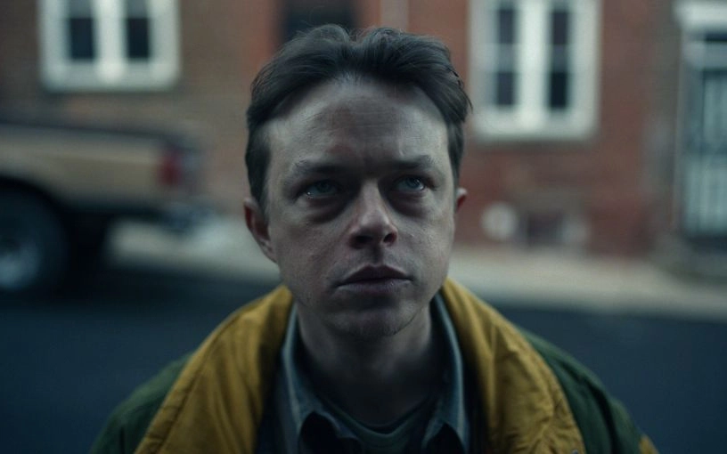 Дэйн Дехаан в роли антагониста сериала — фанатичного поклонника Скотта Лэндона по имени Джим Дули