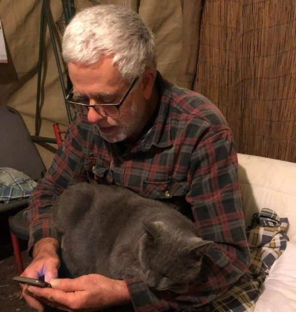 “Папе не нравился Маулс, Маулсу не нравился папа. Но потом случилось удивительное, и теперь они неразлучны”. 