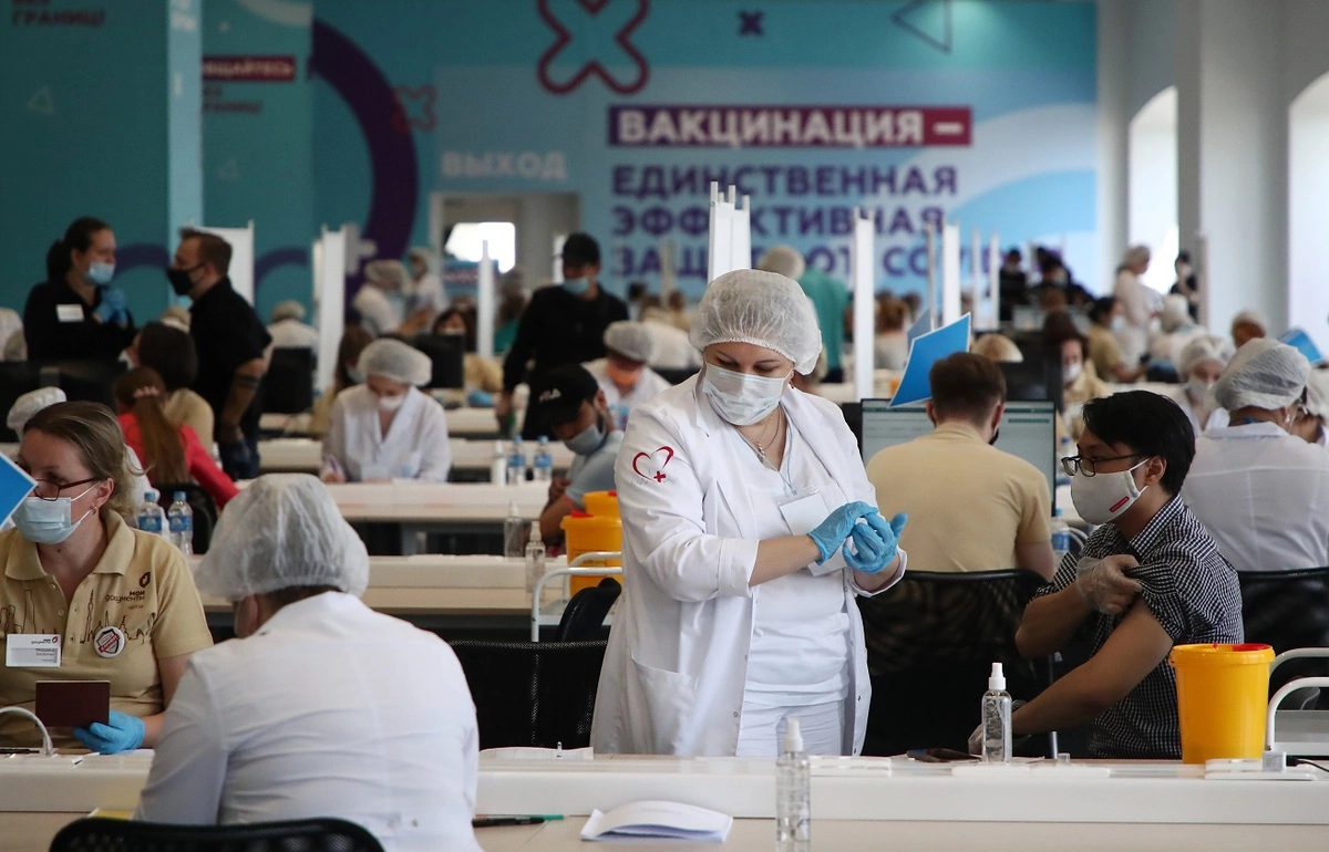 Вакцинация мигрантов в СК «Лужники» Вакцинация мигрантов в СК «Лужники»