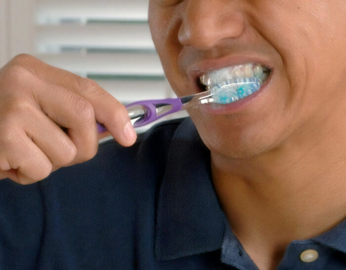 Берегите зубы смолоду. Гораздо проще и дешевле предотвратить проблемы, чем их потом устранить. 