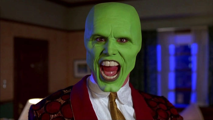 “Джим Керри в “Маске”. У него получилось на 100% прекрасно сыграть обе версии персонажа”. 