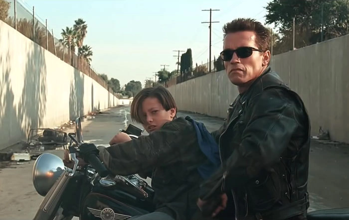 “Четвертая часть “Терминатора” показала, что это фильм держался на Арнольде Шварценеггере”. 