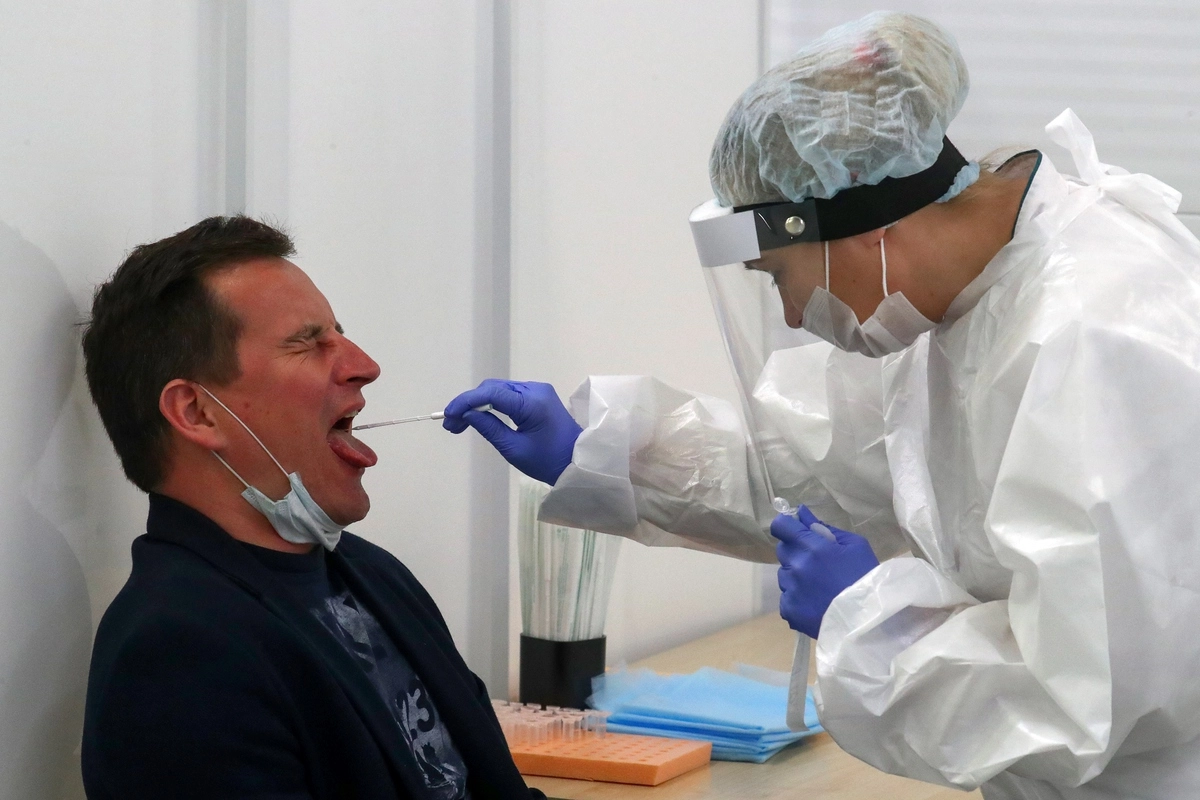 Тестирование на коронавирус. © Петр Ковалев/ТАСС
