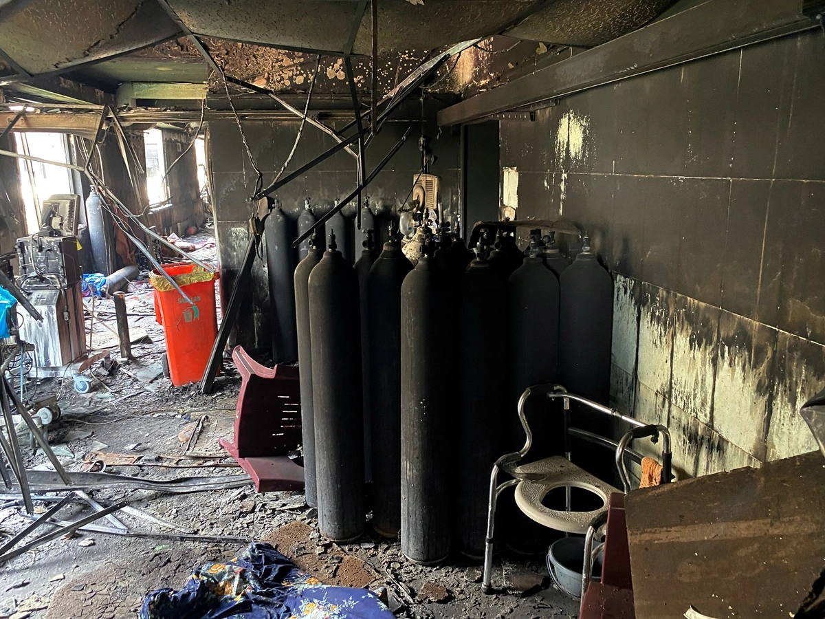 Пожар в иракской больнице Пожар в иракской больнице