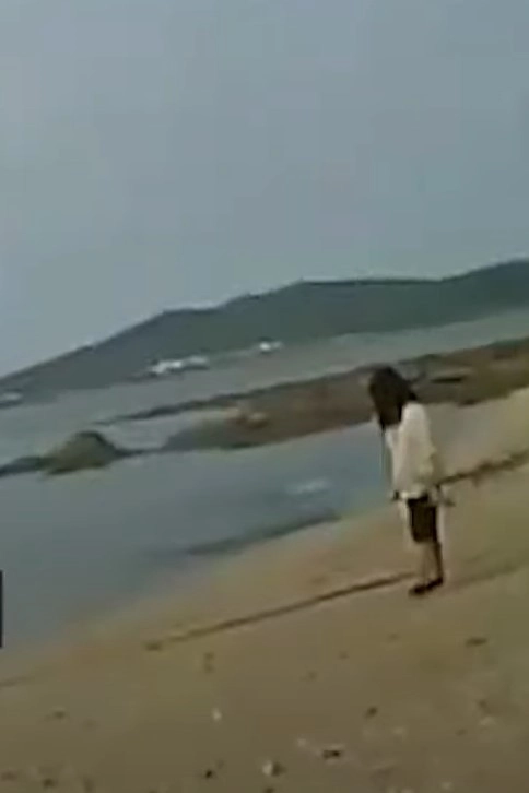 Девочка провела на острове два дня. 