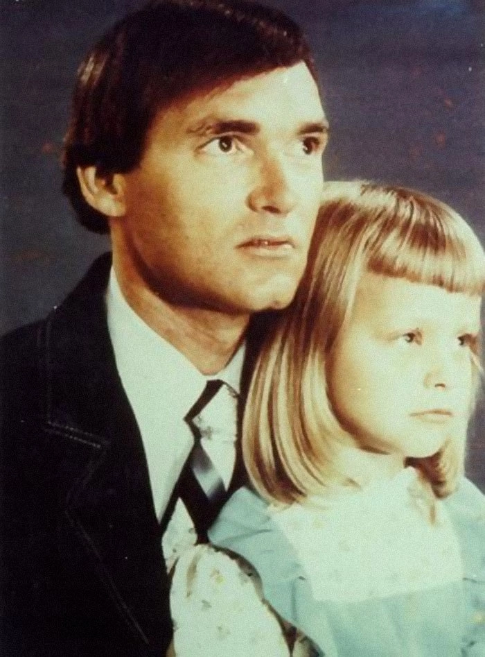 Отец с дочерью? Перед вами американский убийца Франклин Делано Флойд, а девочка - его падчерица, которую он похитил, когда той было меньше 10 лет. 