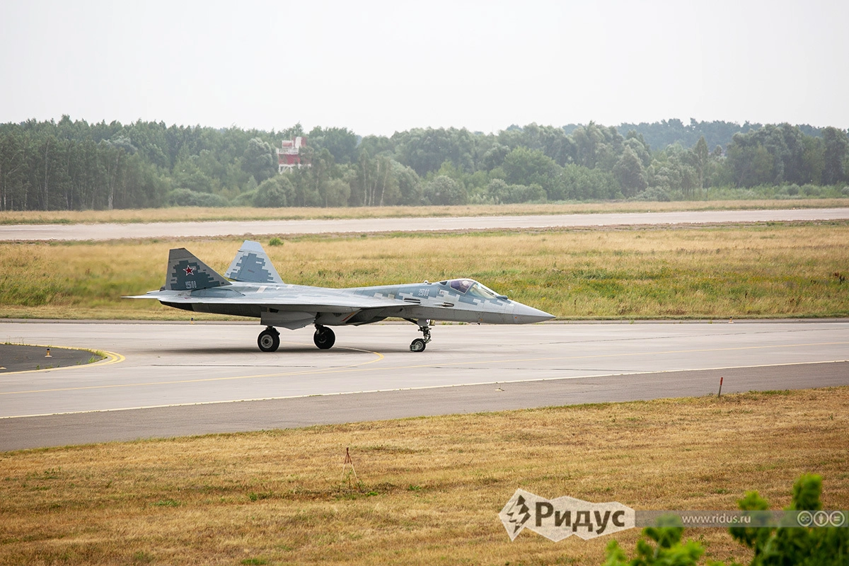 Многофункциональный истребитель Су-57 Многофункциональный истребитель Су-57