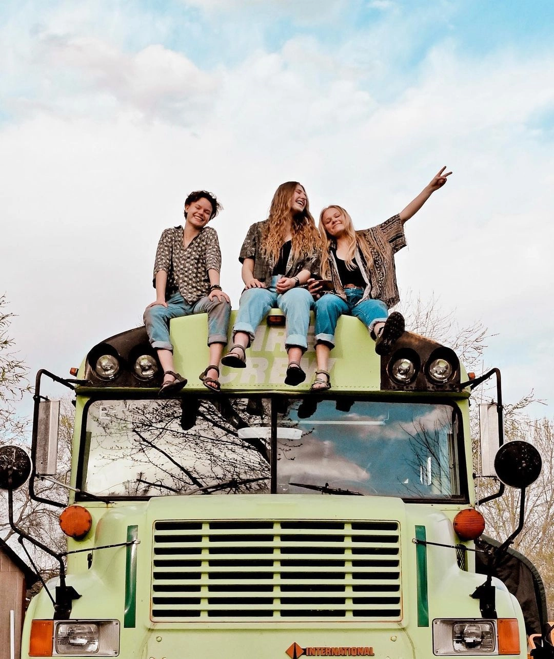 Эби, Бека и Морган очень рады, что встретили друг друга. Эби, Бека и Морган очень рады, что встретили друг друга.