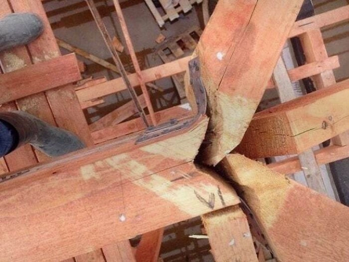 Выглядит очень ненадежно. 