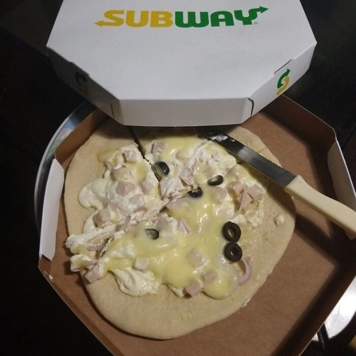 Пицца из бразильского Subway. 