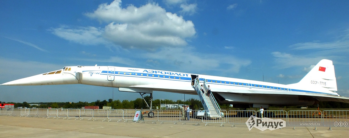 Ту-144