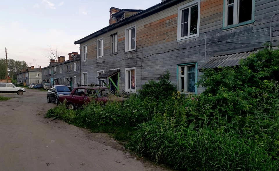 Пудож заросший вход в дом. Пудож заросший вход в дом.