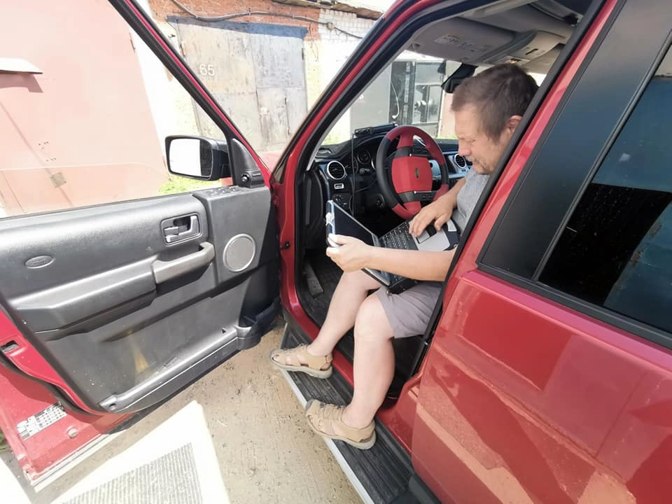 Вологодские умельцы чинят «Дискавери Вологодские умельцы чинят «Дискавери