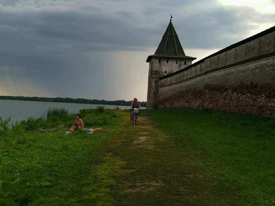 КирилооБелозерский. Местные на местном пляже. КирилооБелозерский. Местные на местном пляже.