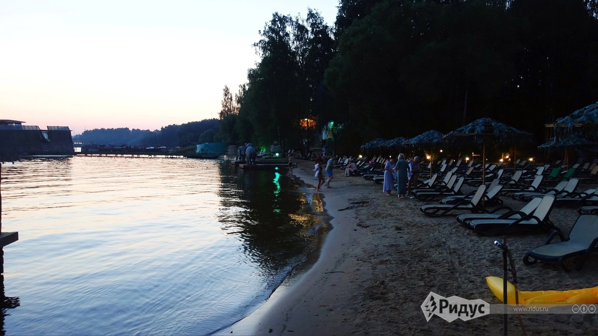 На карте пляж отмечен как Бухта Радости. Любой шезлонг к вашим услугам. На карте пляж отмечен как Бухта Радости. Любой шезлонг к вашим услугам.