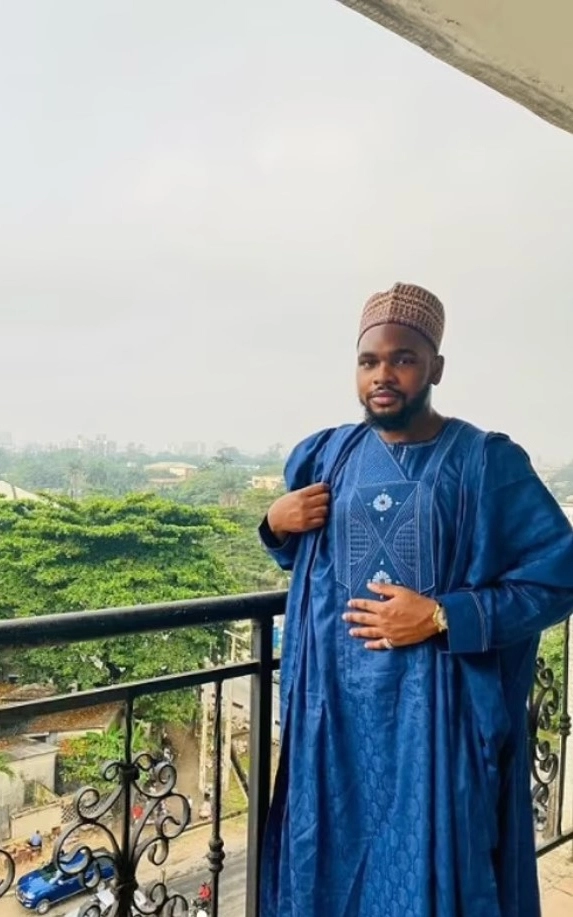 Тео оказался принцем из Нигерии.