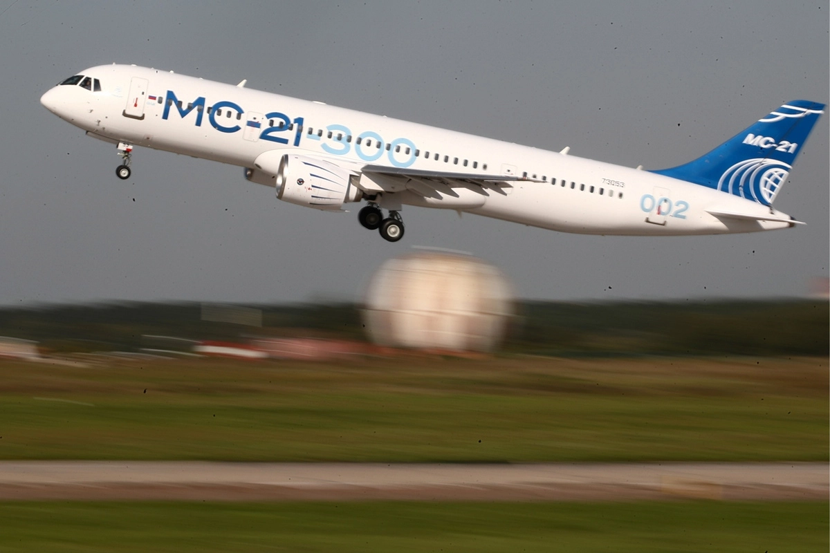 Среднемагистральный самолет МС-21, разработанный корпорацией 