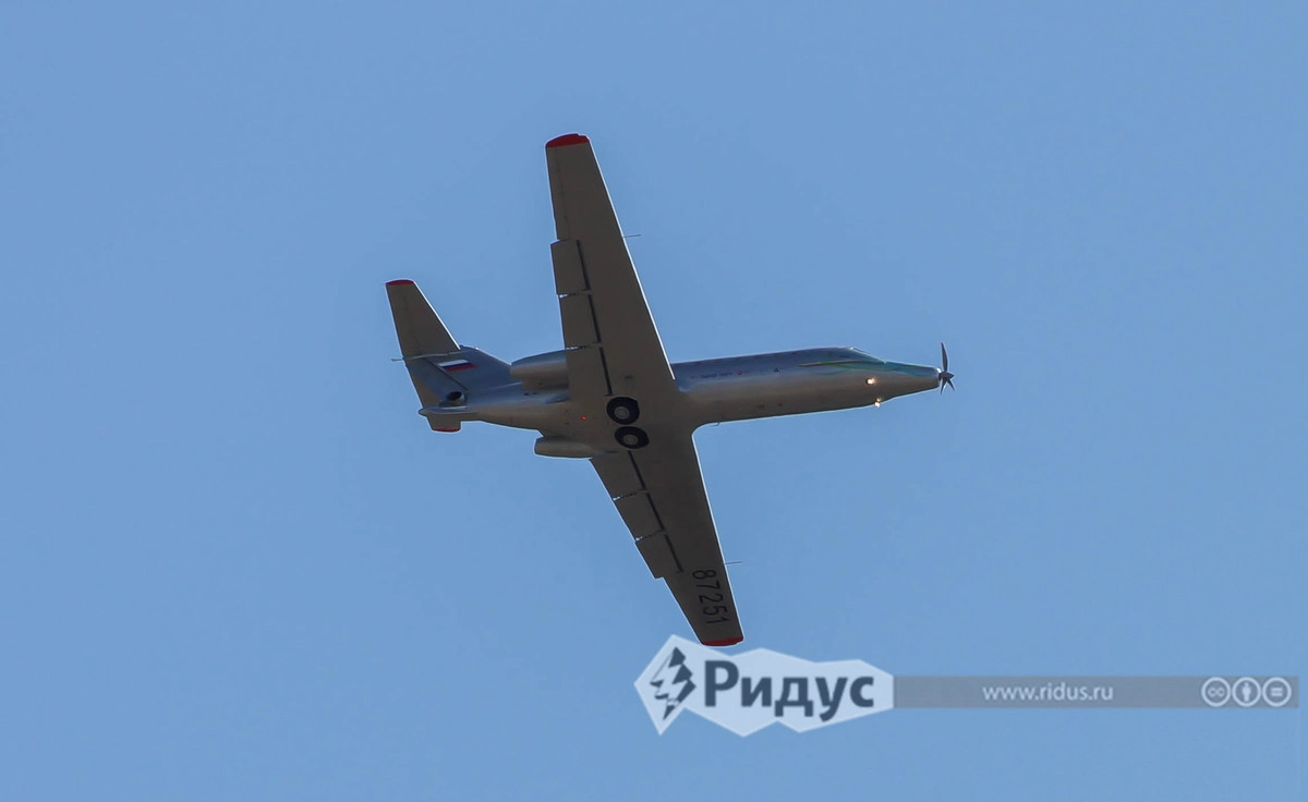 Летающая лаборатория Як-40 Летающая лаборатория Як-40