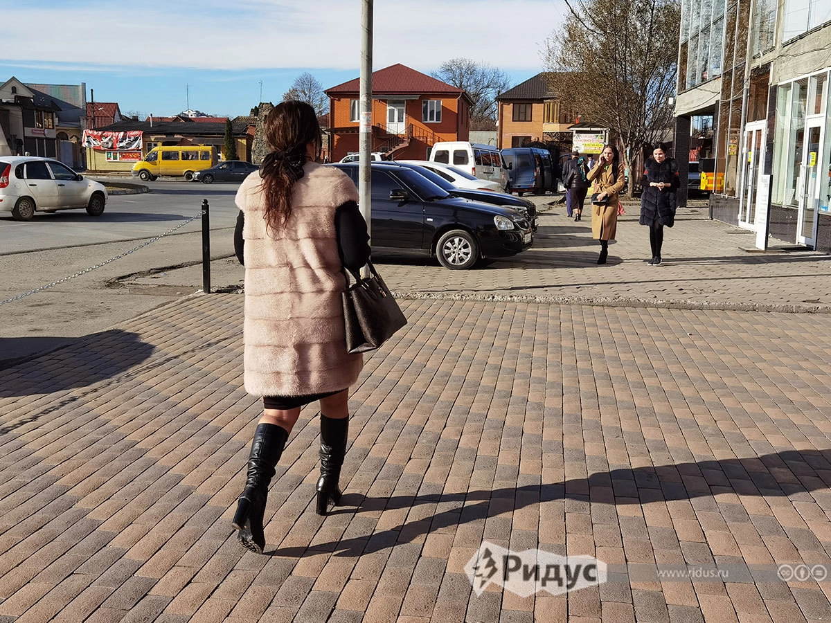 Девушки на улицах Ингушетии