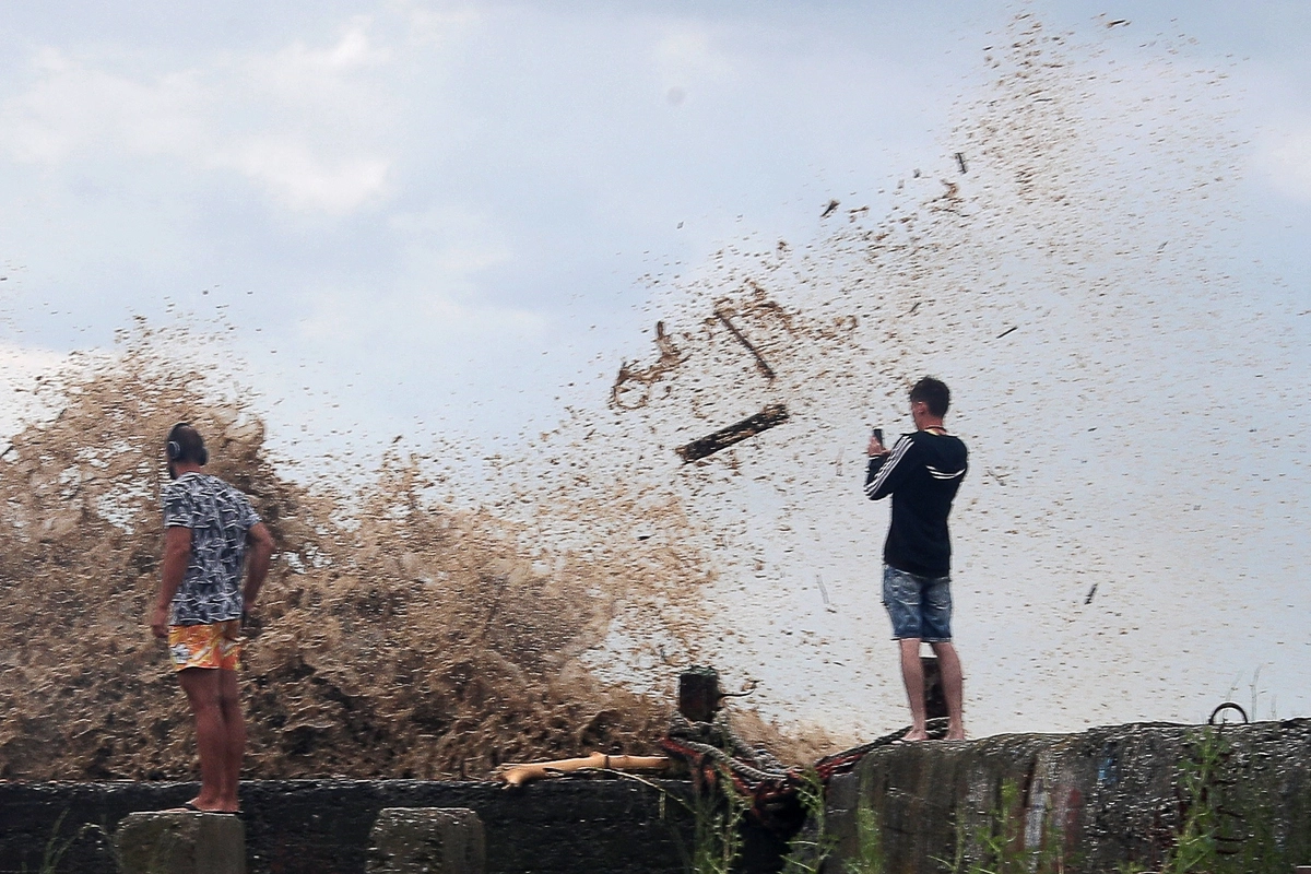 Шторм в Сочи © Дмитрий Феоктистов/ТАСС Шторм в Сочи © Дмитрий Феоктистов/ТАСС