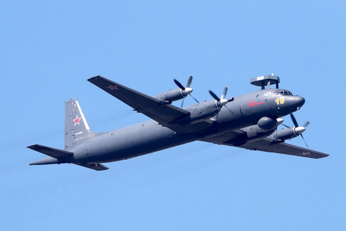 Самолет Тихоокеанского флота Ил-38 направленный в район операции по поиску Ан-26