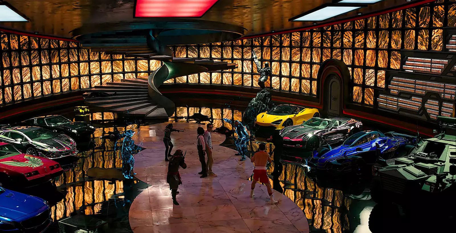 В игре у игроков есть гаражи с коллекциями машин и оружия