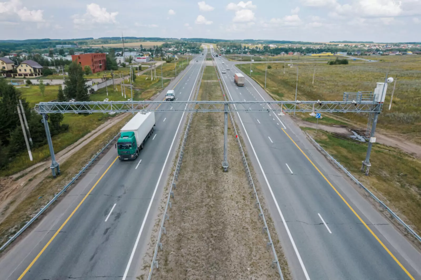 Комплекс «Платон» на трассе М7 недалеко от Казани Комплекс «Платон» на трассе М7 недалеко от Казани