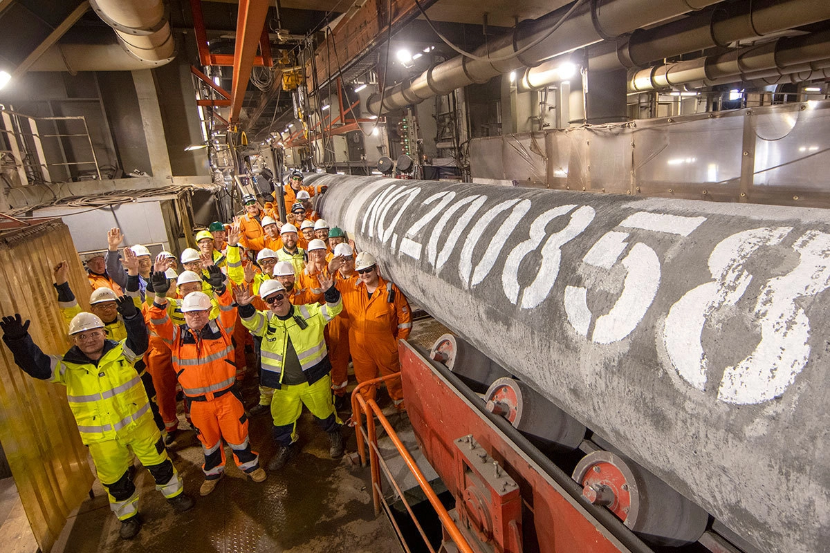 Завершена сварка последней трубы "Северного потока - 2" 