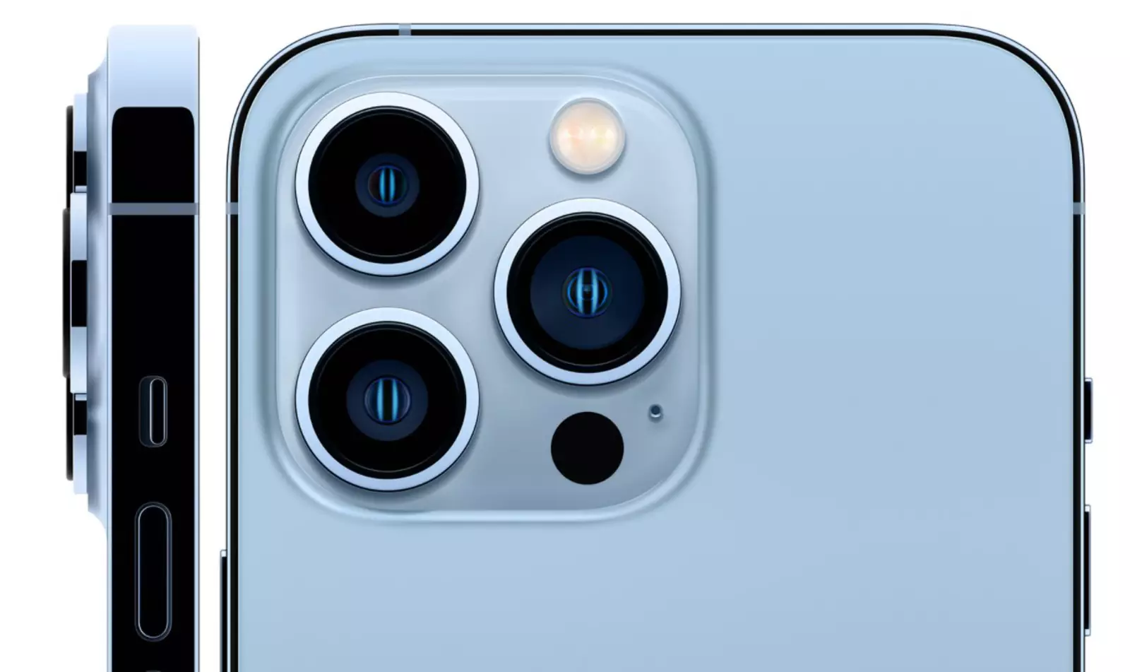 iPhone 13 Pro Max в цвете «Sierra Blue».